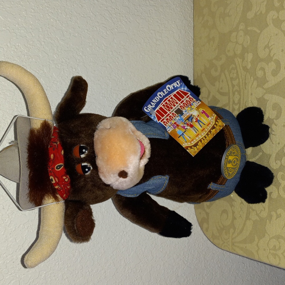 STUFFED LUKE THE BULL GRAND OLE OPRY.  Pre-owned.   Like new condition.